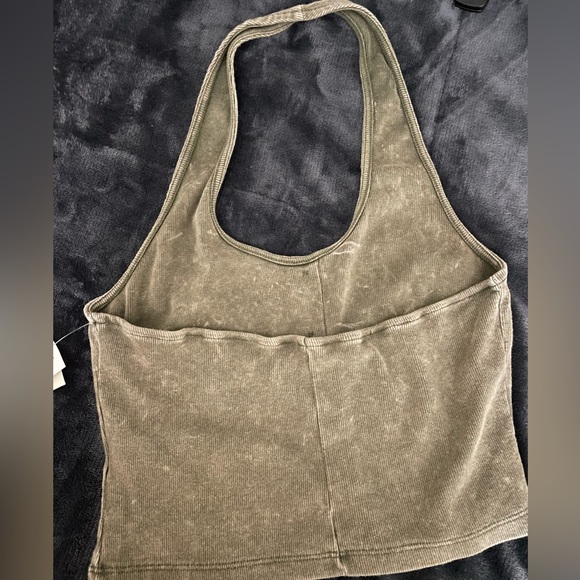 Large (in juniors) army green distressed crop halter top from Aeropostale - Picture 2 of 4